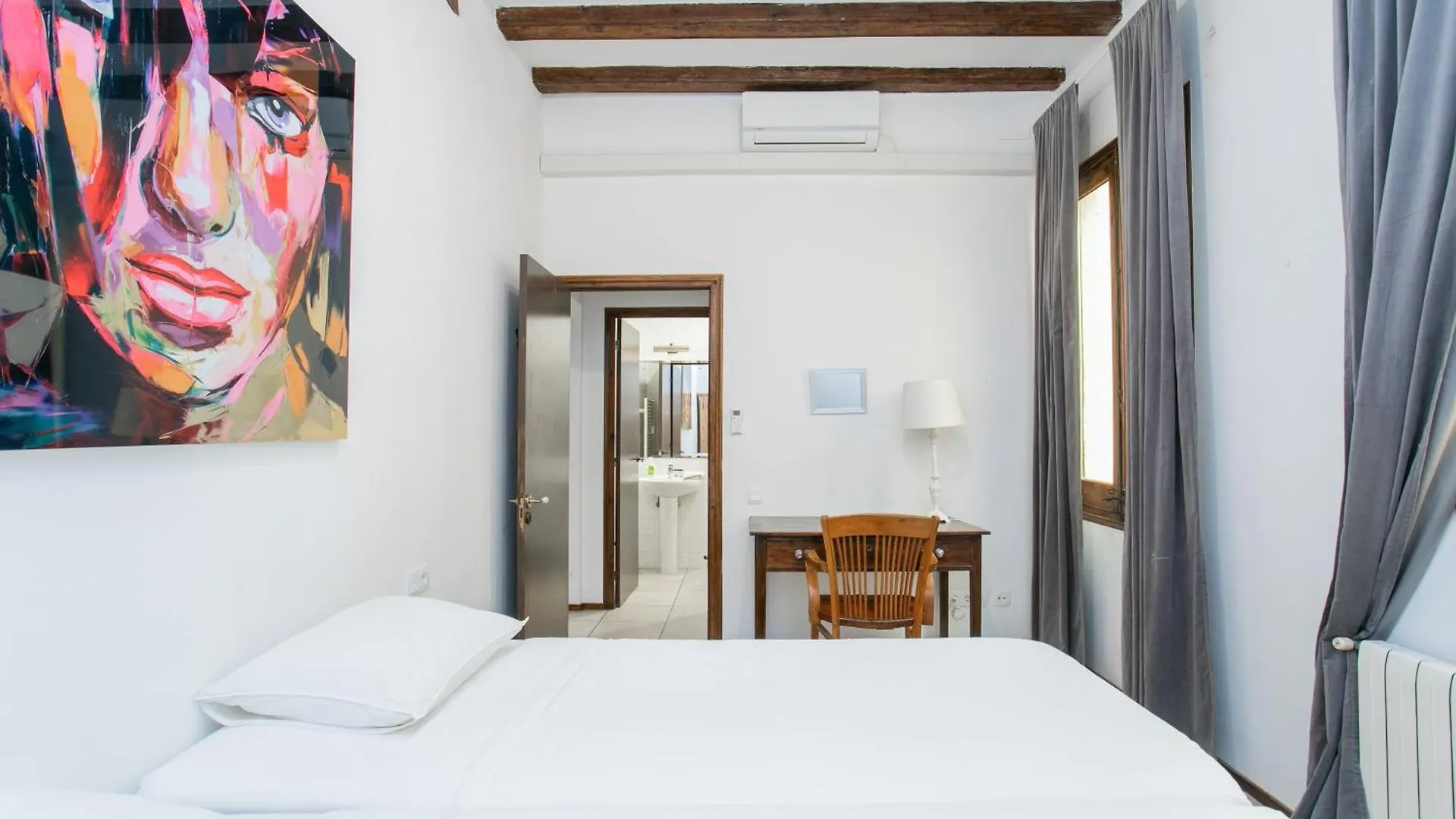Canela Homes Barcelona Gotic Apartment